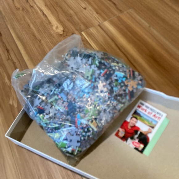 NFL New England Patriots 1000 Piece Stadium Puzzle - Picture 3 of 3